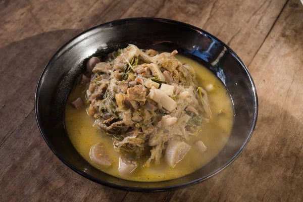 Míchaná Zelenina Houbová Pikantní Kari Polévka Nakládanými Rybami Kaeng Lao — Stock fotografie