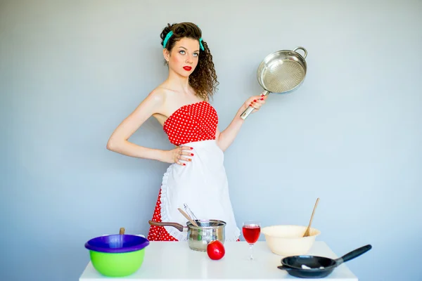 Casalinga in cucina — Foto Stock