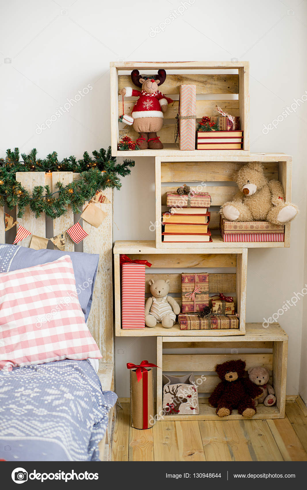Kerst interieur landelijke stijl — Stockfoto © Lenanichizhenova ... Kerst interieur landelijke stijl — Stockfoto © Lenanichizhenova ...