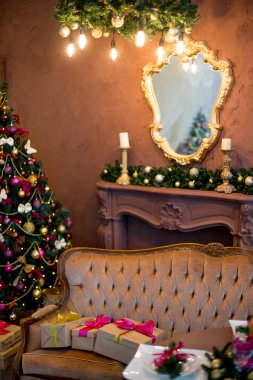 Noel iç mor ve altın renkleri