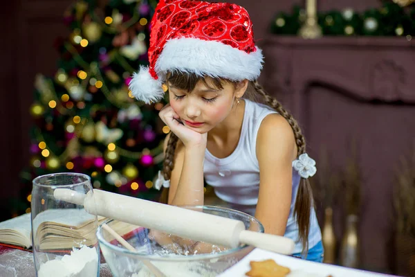 Çocuklar Noel çerezleri fırın