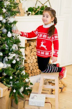Çocuk hediyeleri Noel için hazırlanıyor