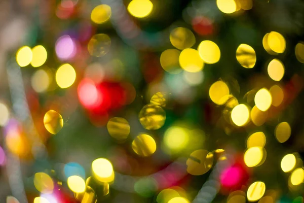 Bokeh Weihnachten Interieur in vielen Farben dekoriert — Stockfoto