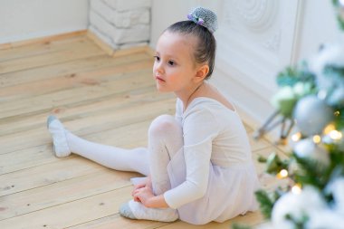 Genç balet ders için hazırlanıyor