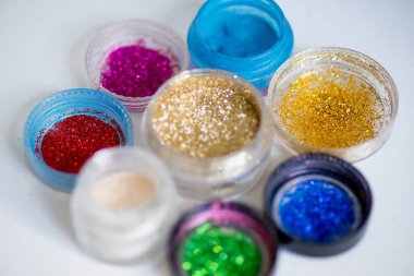 pullu olarak tüpler makyaj