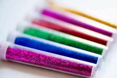 pullu olarak tüpler makyaj