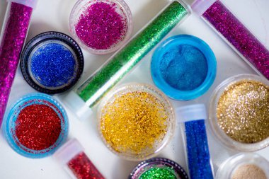 pullu olarak tüpler makyaj