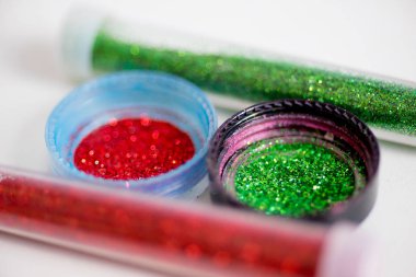 pullu olarak tüpler makyaj