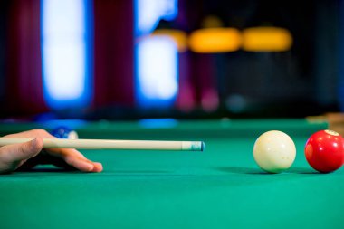 Bilardo topları darbe