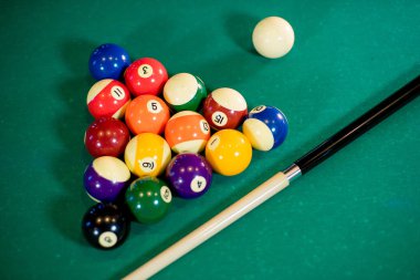 Bilardo masası ile'den aksesuarlar