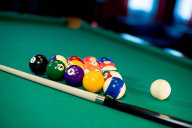 Bilardo masası ile'den aksesuarlar