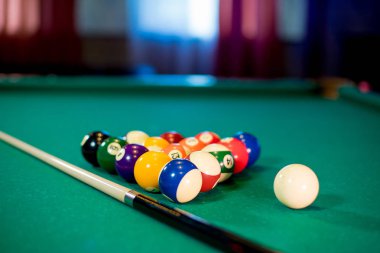 Bilardo masası ile'den aksesuarlar