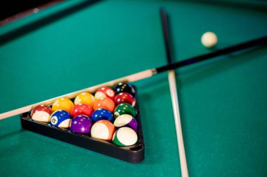 Bilardo masası ile'den aksesuarlar