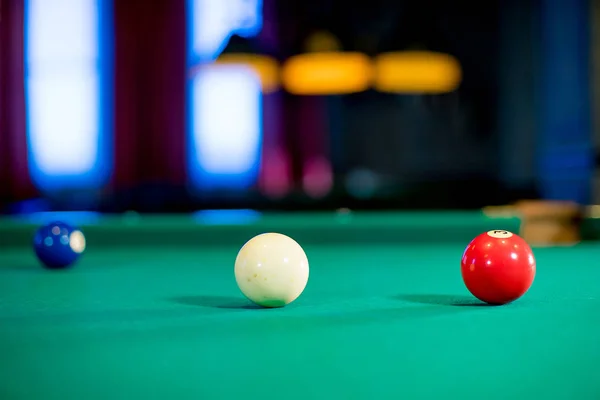 Blow to the billiard balls — Stock Photo, Image