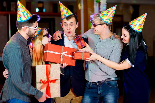 Geburtstagsparty für junge Leute — Stockfoto