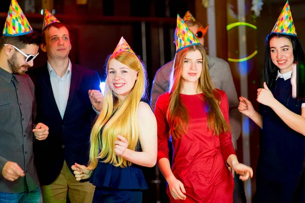 Fiesta de cumpleaños de los jóvenes — Foto de Stock