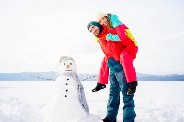 Çiftler iyi vakit geçiriyor.