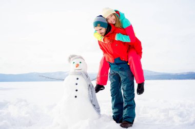 Çiftler iyi vakit geçiriyor.