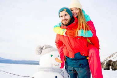 Çiftler iyi vakit geçiriyor.