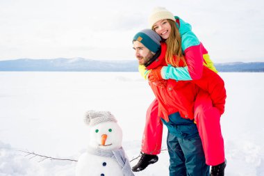 Çiftler iyi vakit geçiriyor.