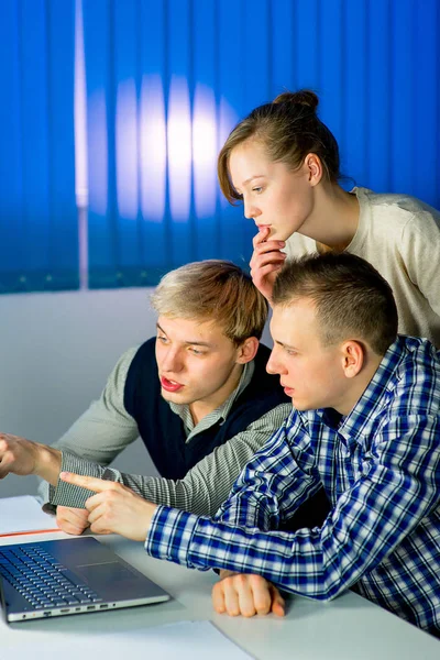 Conceito de Trabalho em Equipe de Escritório — Fotografia de Stock