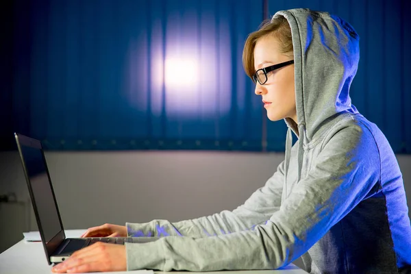 Uno studente che lavora — Foto Stock