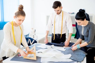 Üç terziler çalışma