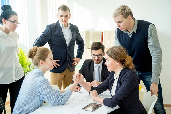 Competencia empresarial en el cargo — Foto de Stock