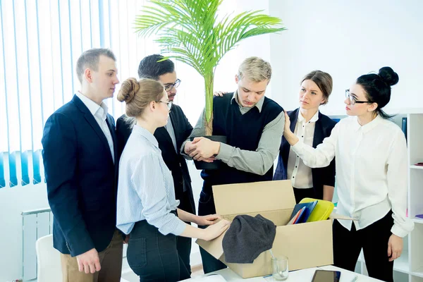 Empregado despedido e triste — Fotografia de Stock