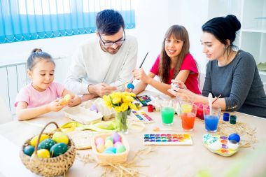 Aile yumurta dekorasyon