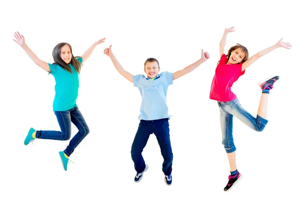 Niños felices saltando — Foto de Stock