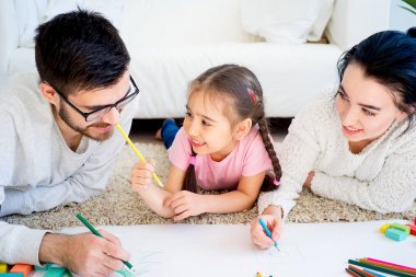 Çizim birlikte aile