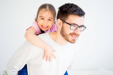 Aile Eğleniyor