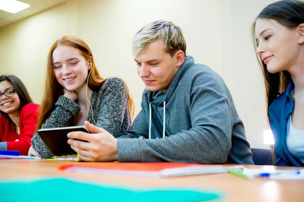 College studerende på en lektion - Stock-foto