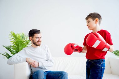 Baba ve oğul boks