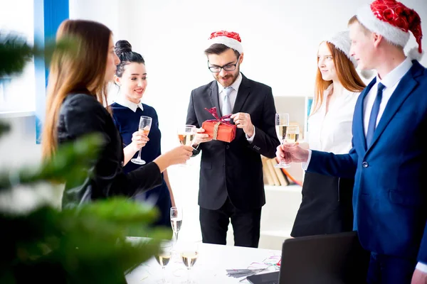 新的一年办公室聚会 — 图库照片