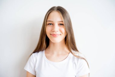 Kız yüz ifadeleri ve duygular