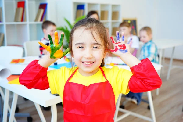 Clase de arte en el jardín de infantes — Foto de Stock