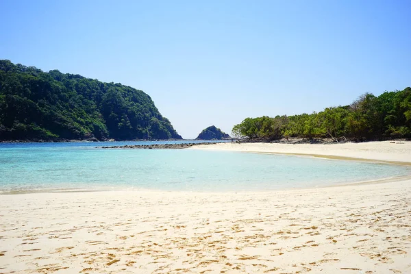 Spiaggia tropicale in Thailandia — Foto Stock