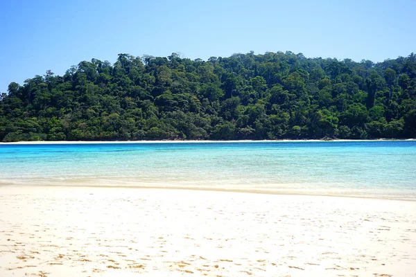 Spiaggia tropicale in Thailandia — Foto Stock