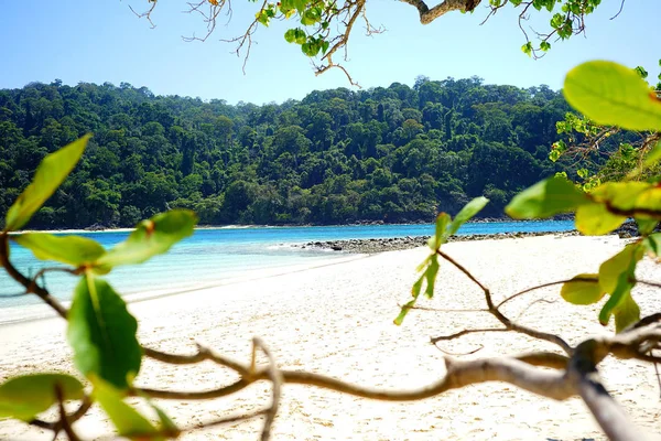 Spiaggia tropicale in Thailandia — Foto Stock