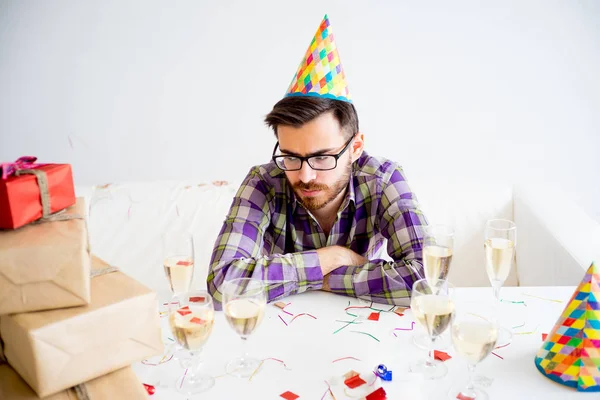 Homem entediado na festa — Fotografia de Stock