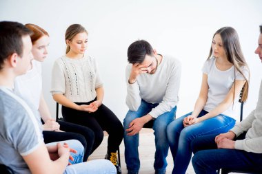 grup terapi oturumu