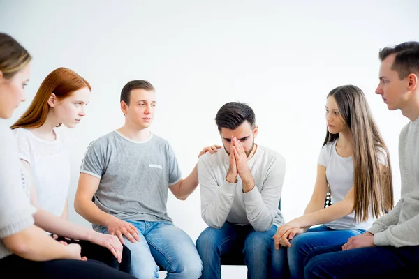 Terapia de grupo en sesión — Foto de Stock