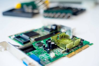 Bilgisayar donanım kümesi