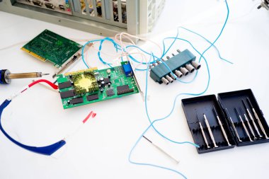 Bilgisayar donanım kümesi