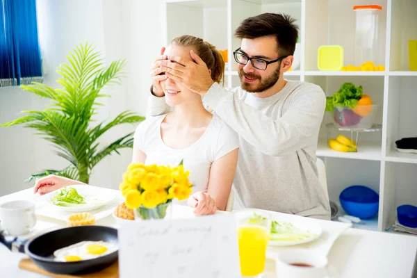 Couple having breakfast — Stock Photo, Image