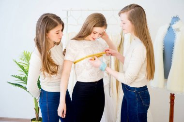 Gelin Düğün Yardımcısı ile