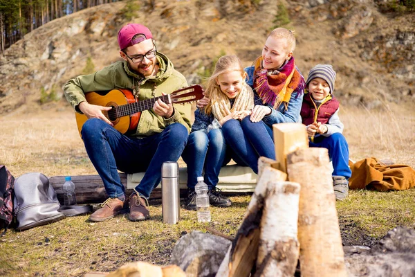 La familia está de picnic. —  Fotos de Stock