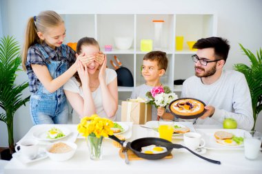 Anneler günü kahvaltı